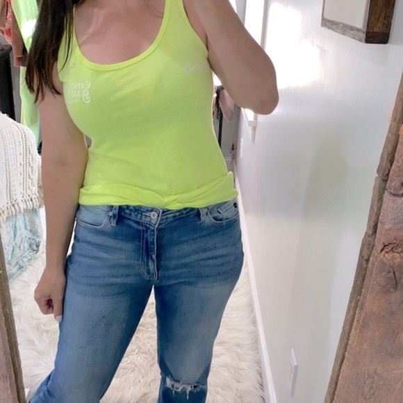 Lime green tank top Sandy graphic - Picture 1 of 10